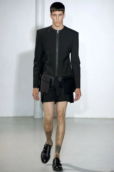 Look 28